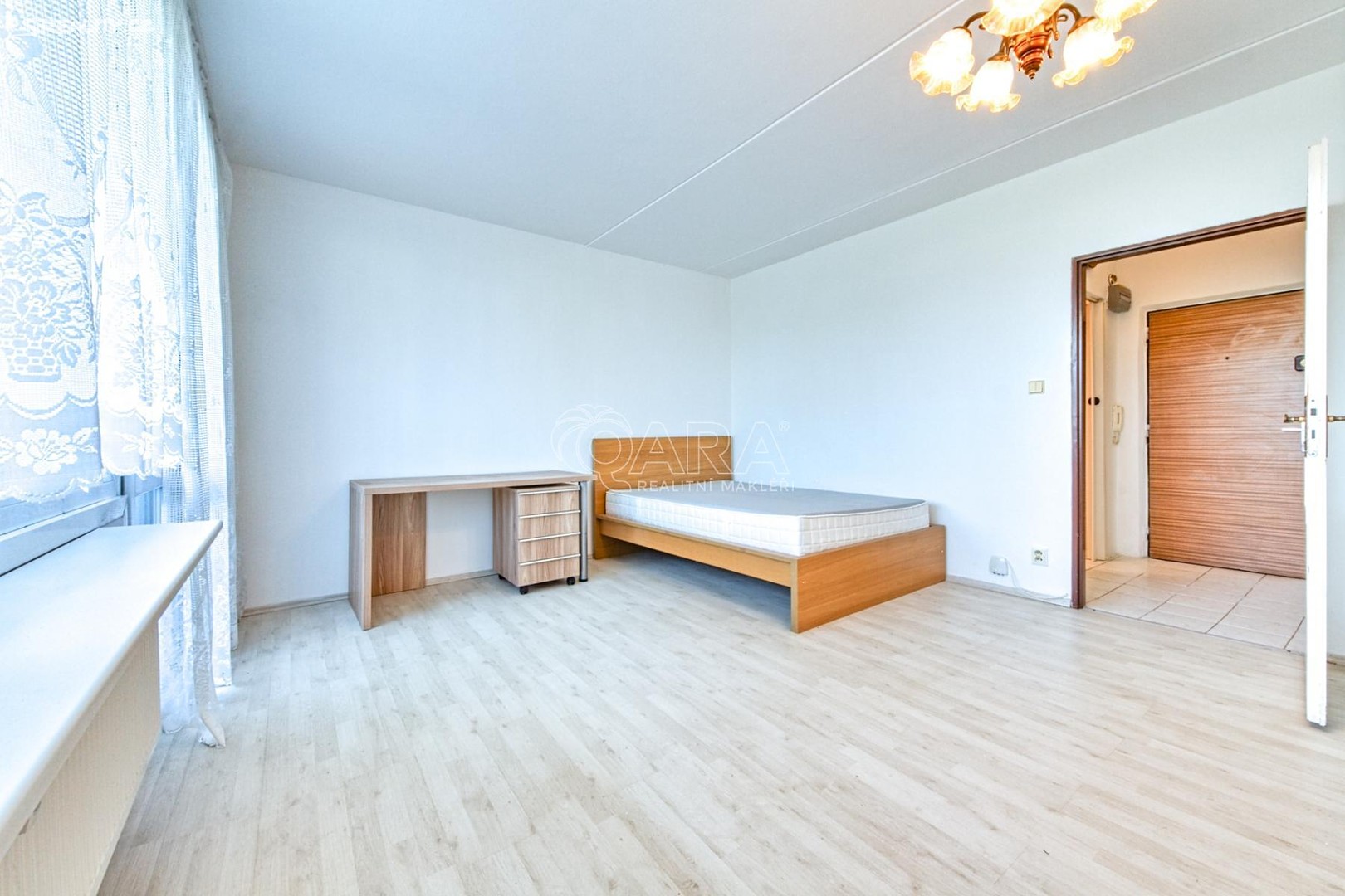 Pronájem bytu 1+kk 30 m², Otradovická, Praha 4 - Kamýk