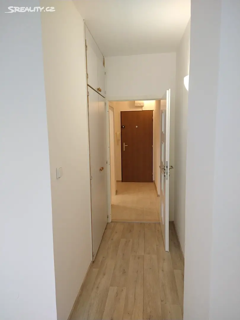 Pronájem bytu 1+kk 38 m², U Divadla, Teplice