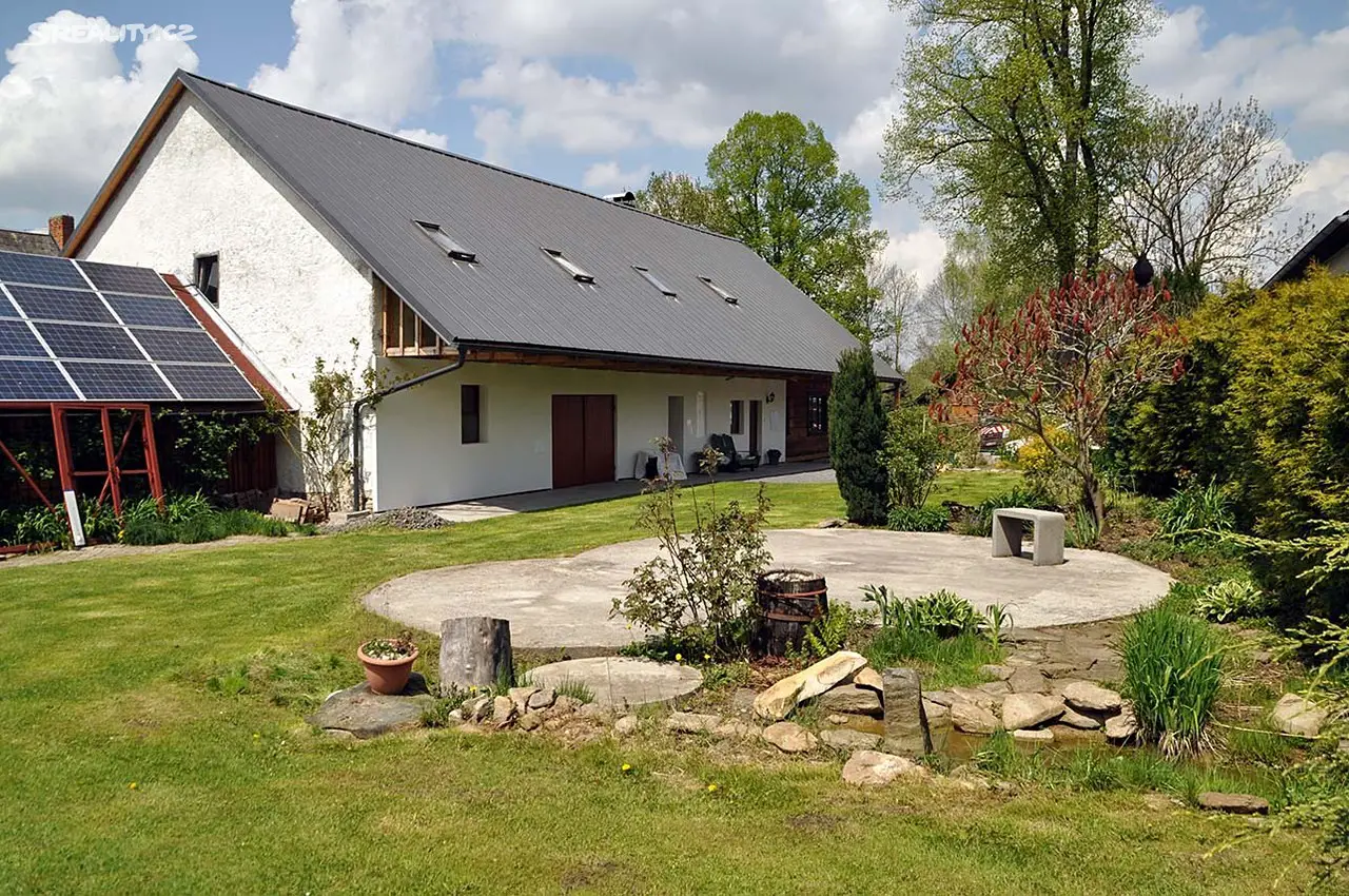 Prodej  rodinného domu 500 m², pozemek 1 675 m², Dešenice - Divišovice, okres Klatovy