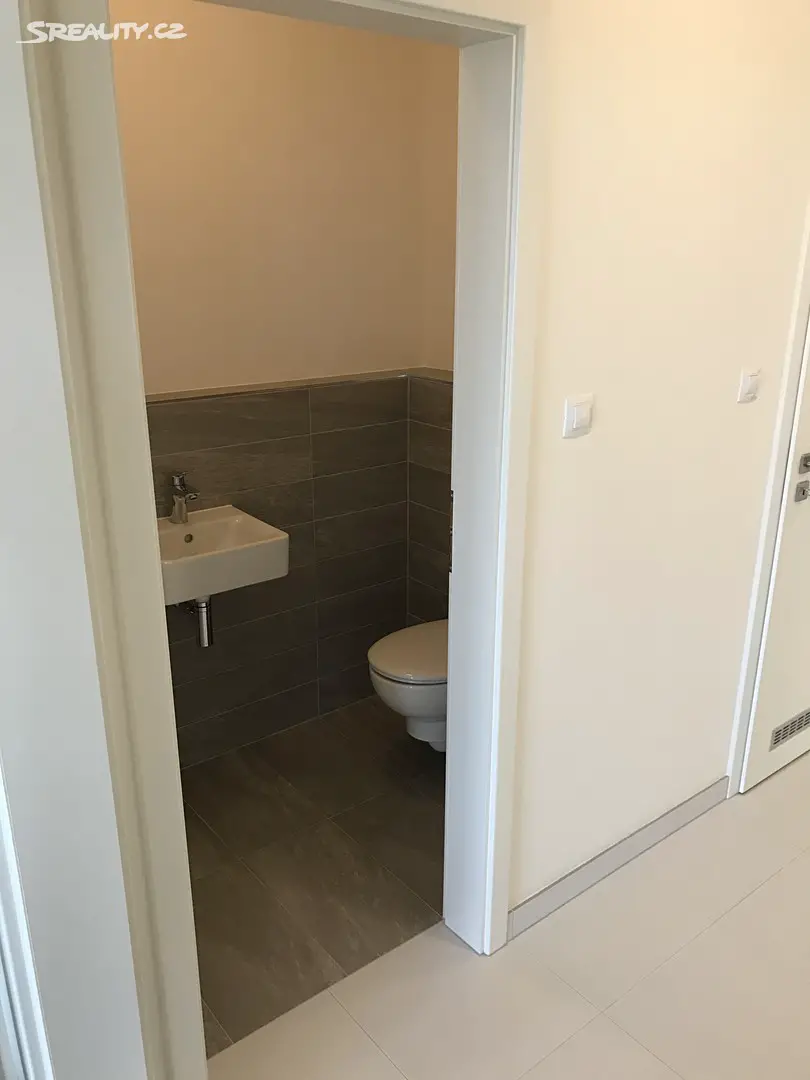 Pronájem bytu 3+kk 90 m², Učňovská, Praha - Hrdlořezy