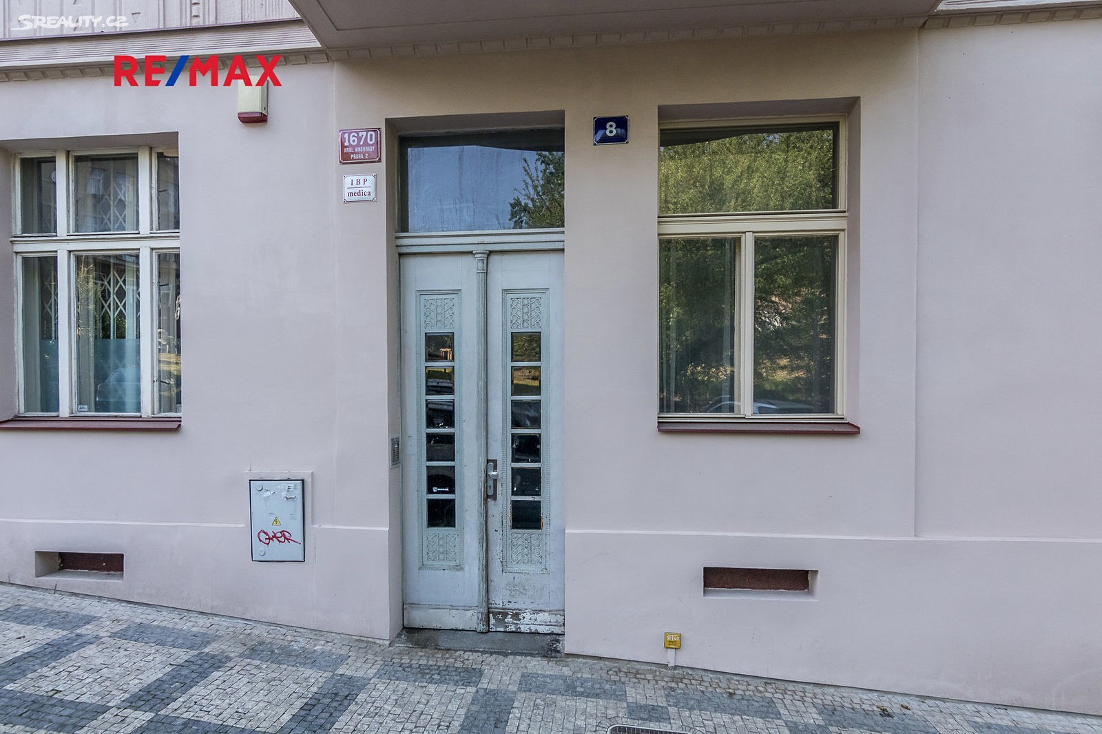 Prodej bytu 1+kk 45 m² (Podkrovní), Pod Karlovem, Praha 2 - Vinohrady