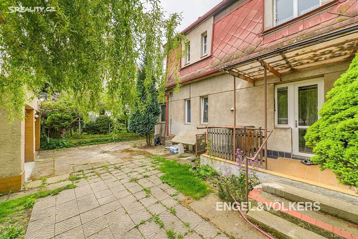 Prodej  rodinného domu 220 m², pozemek 433 m², Mukařovská, Praha - Strašnice