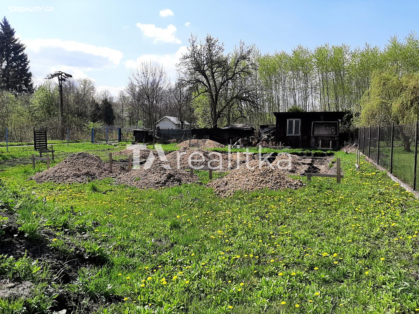 Prodej  stavebního pozemku 1 528 m², Ostravská, Orlová - Poruba