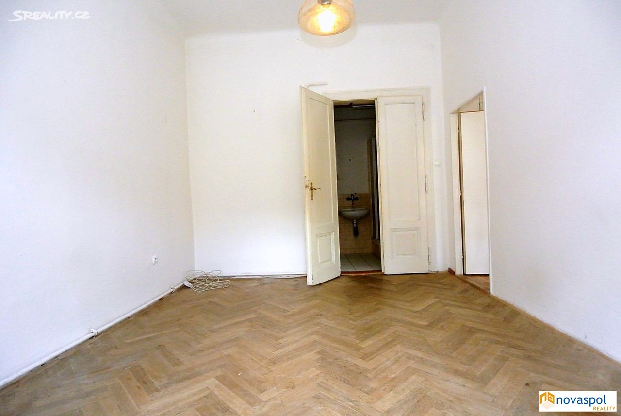 Pronájem bytu 1+1 42 m², Petra Slezáka, Praha 8 - Karlín