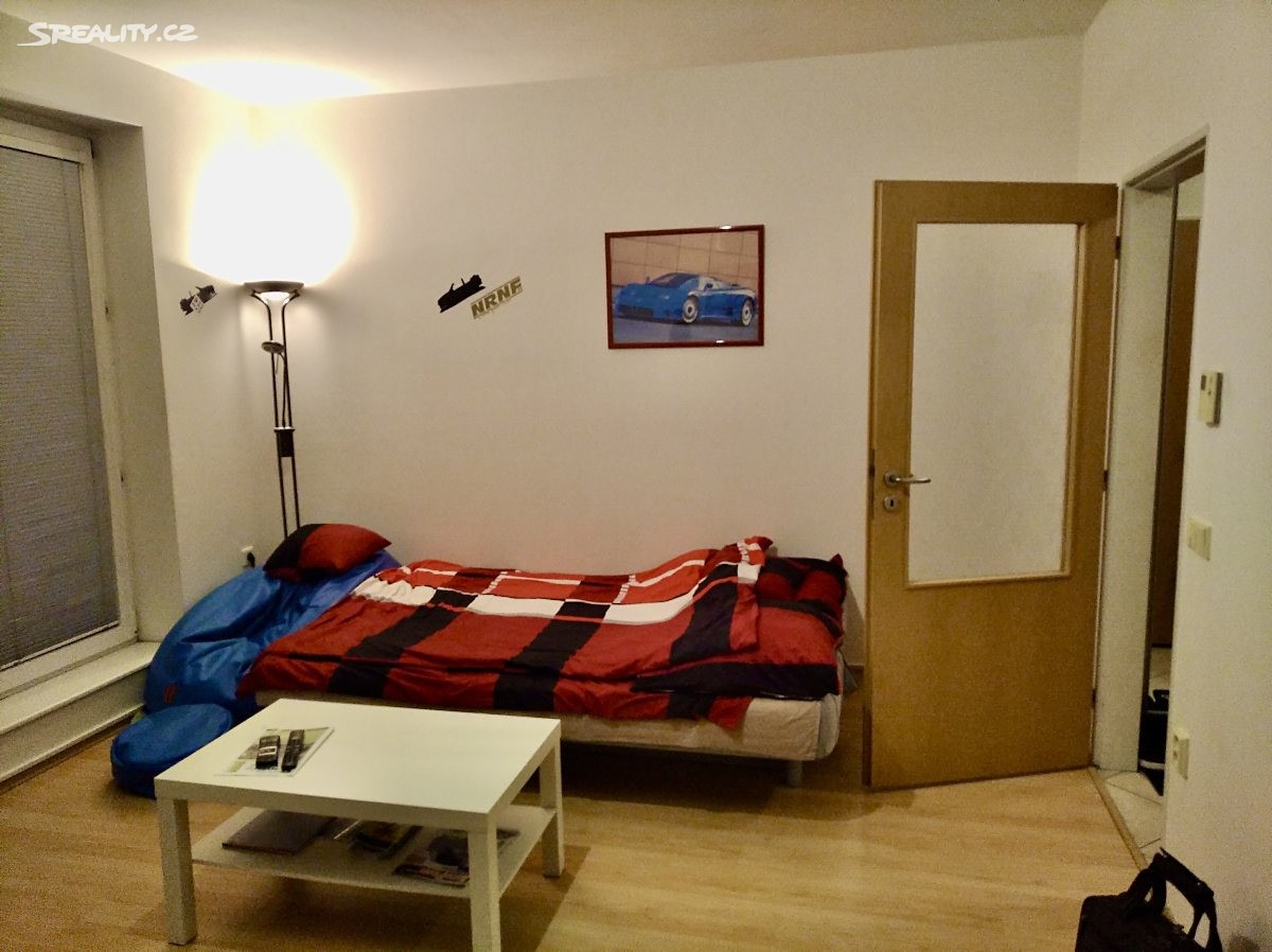 Pronájem bytu 1+kk 31 m², Otiskova, Brno - Líšeň
