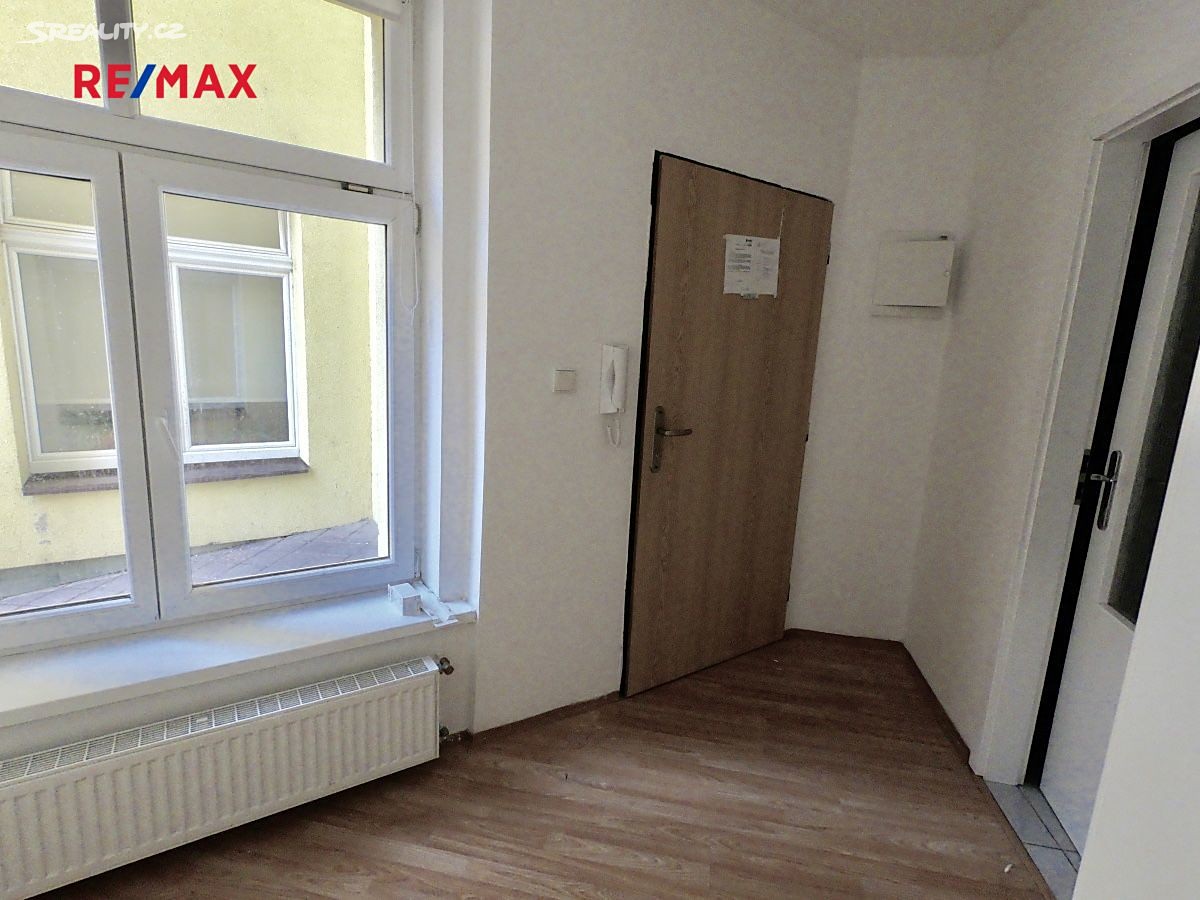 Pronájem bytu 2+1 50 m², Školní, Teplice