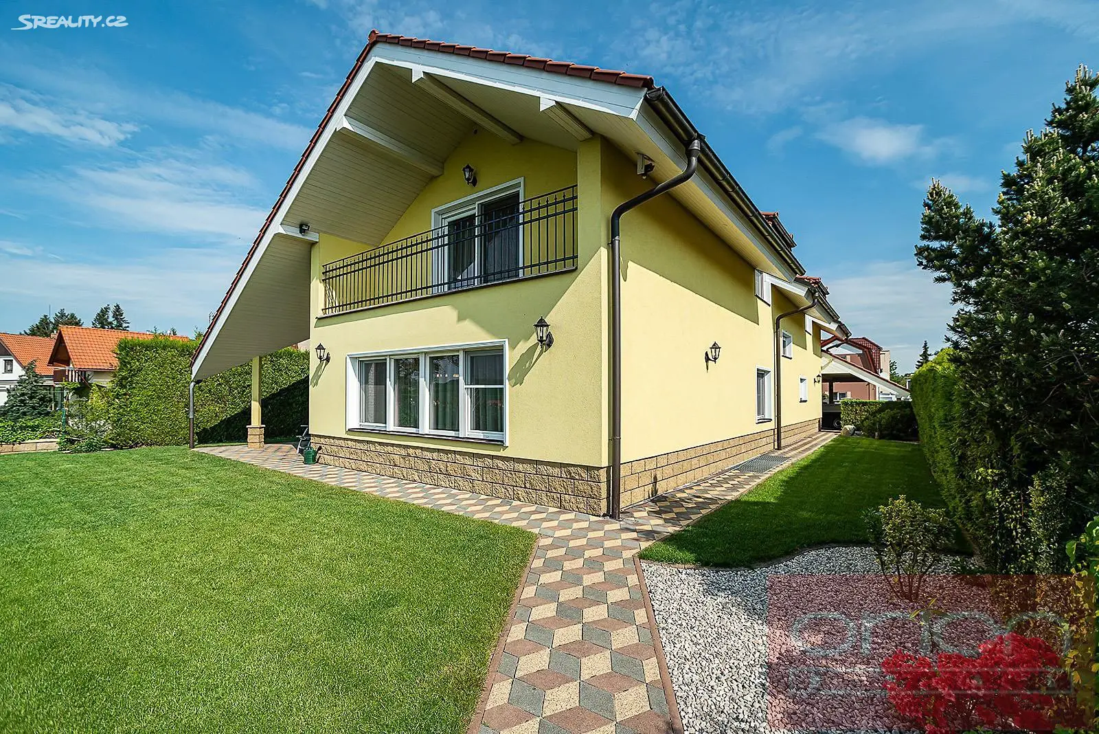 Pronájem  rodinného domu 340 m², pozemek 600 m², Hřebenová, Praha 6 - Lysolaje