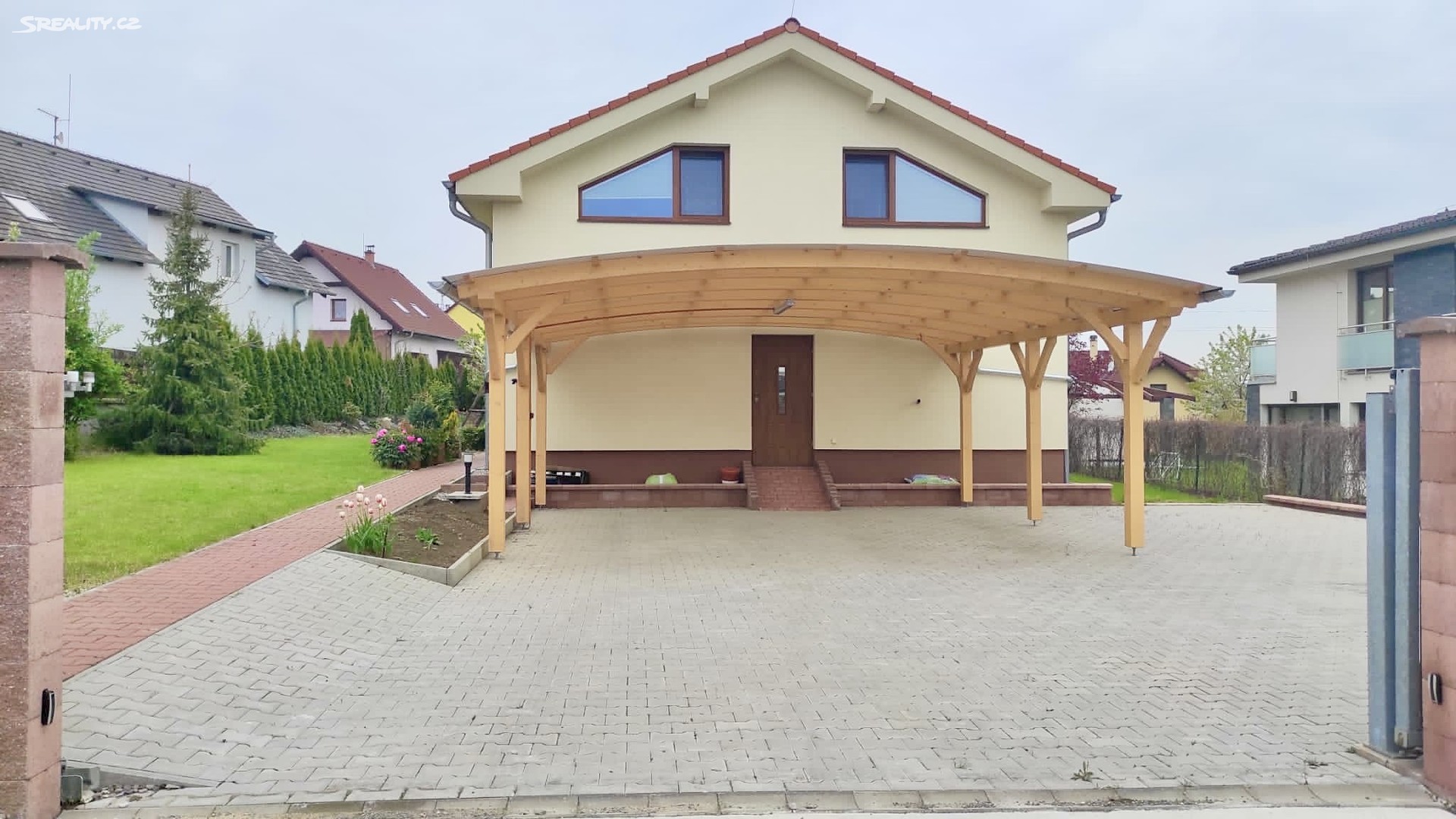 Prodej  rodinného domu 209 m², pozemek 927 m², Šeříková, Chýně