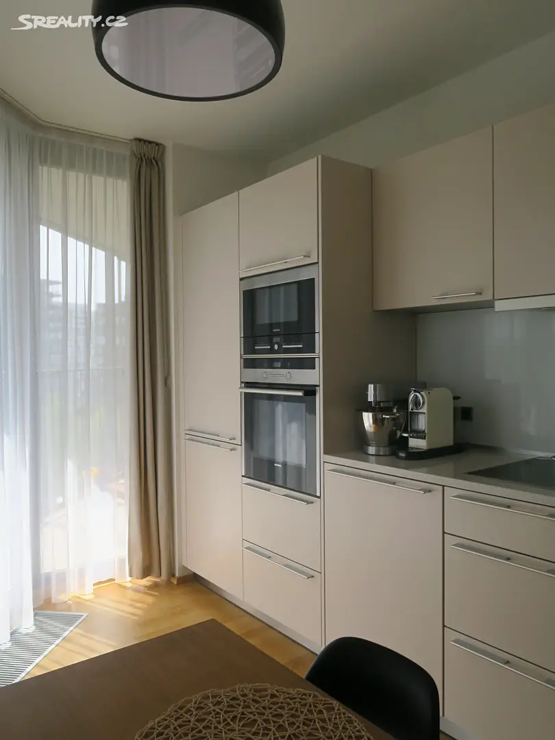 Pronájem bytu 3+kk 86 m², Ke Kapslovně, Praha 3 - Žižkov