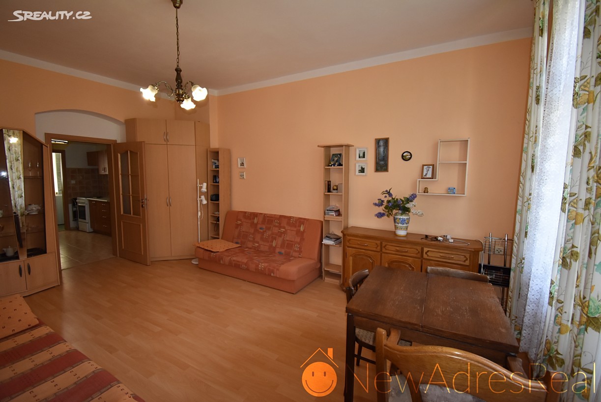 Prodej bytu 1+1 36 m², Krymská, Karlovy Vary