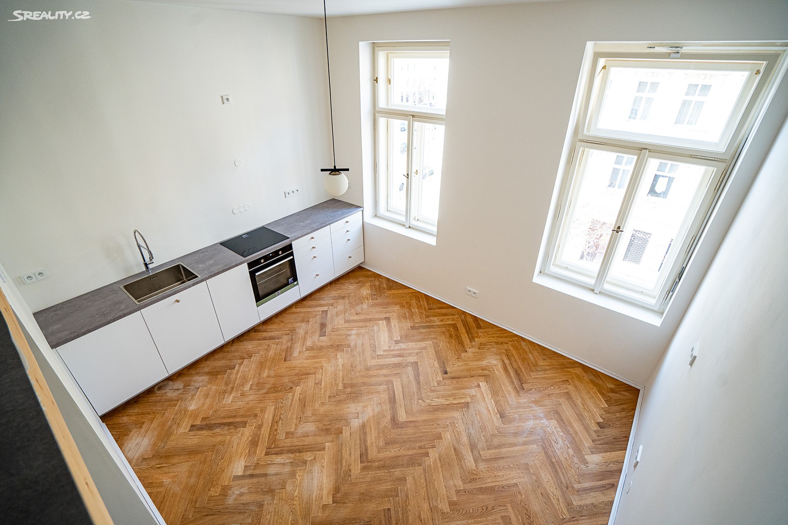 Prodej bytu 1+kk 33 m², náměstí Jiřího z Poděbrad, Praha - Vinohrady