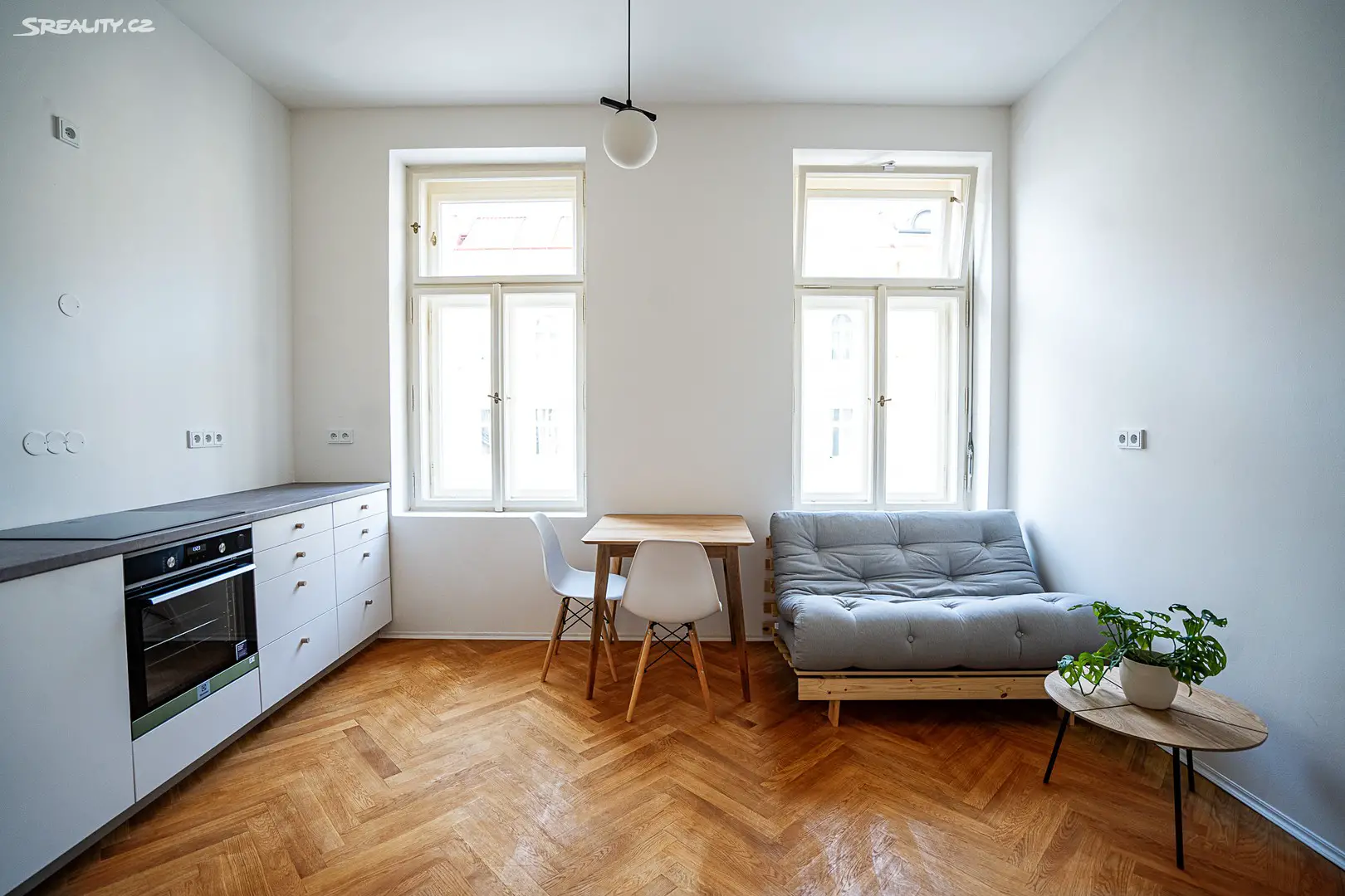 Prodej bytu 1+kk 33 m², náměstí Jiřího z Poděbrad, Praha - Vinohrady