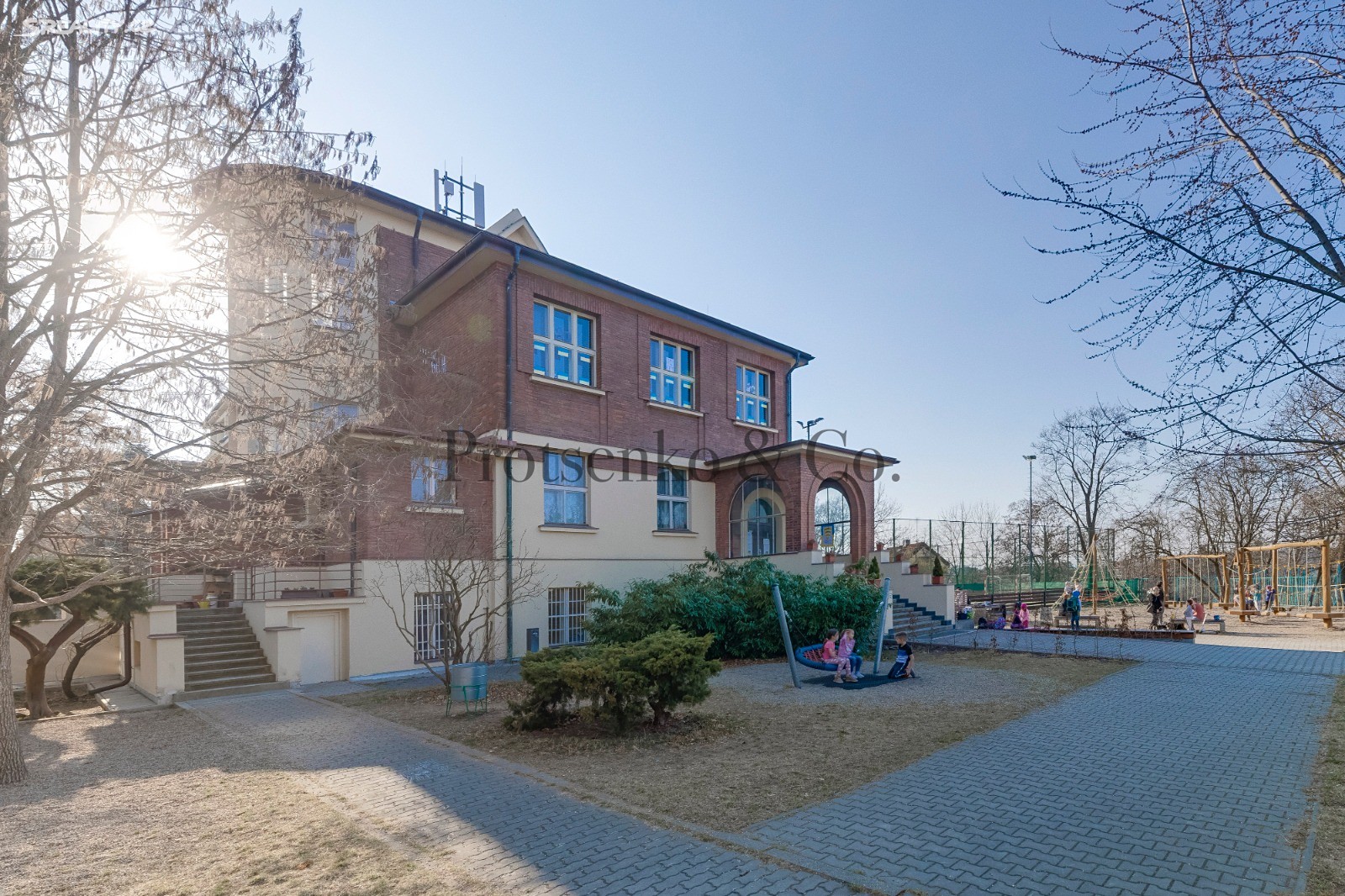 Prodej bytu 6 pokojů a více 248 m², Ke Kozím hřbetům, Praha - Suchdol