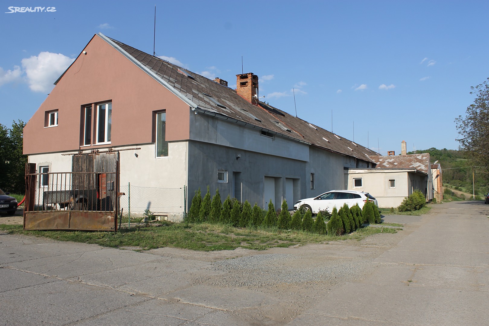 Prodej  rodinného domu 2 074 m², pozemek 0 m², Ivančice, okres Brno-venkov