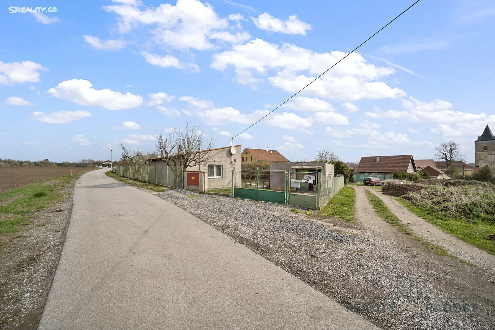 Prodej  rodinného domu 86 m², pozemek 769 m², Lochenice, okres Hradec Králové