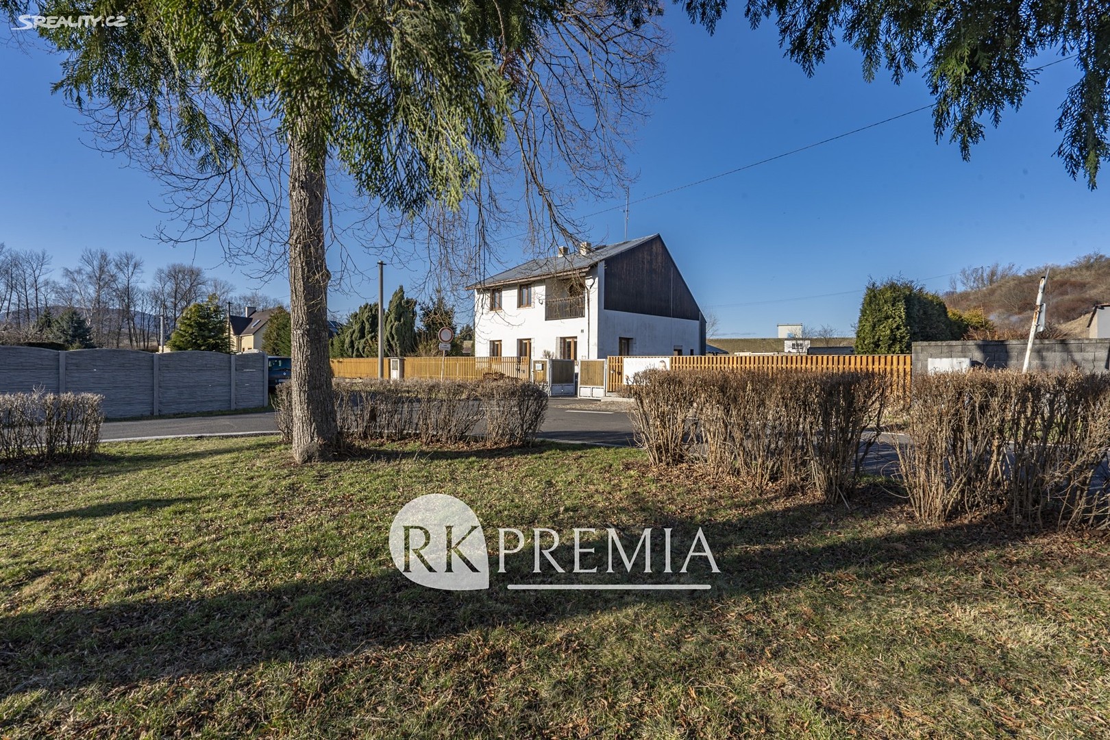 Prodej  rodinného domu 231 m², pozemek 2 592 m², Zabrušany, okres Teplice