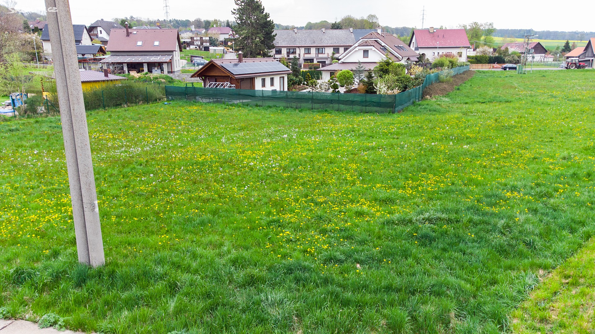 Prodej  stavebního pozemku 1 714 m², Karlovice, okres Semily