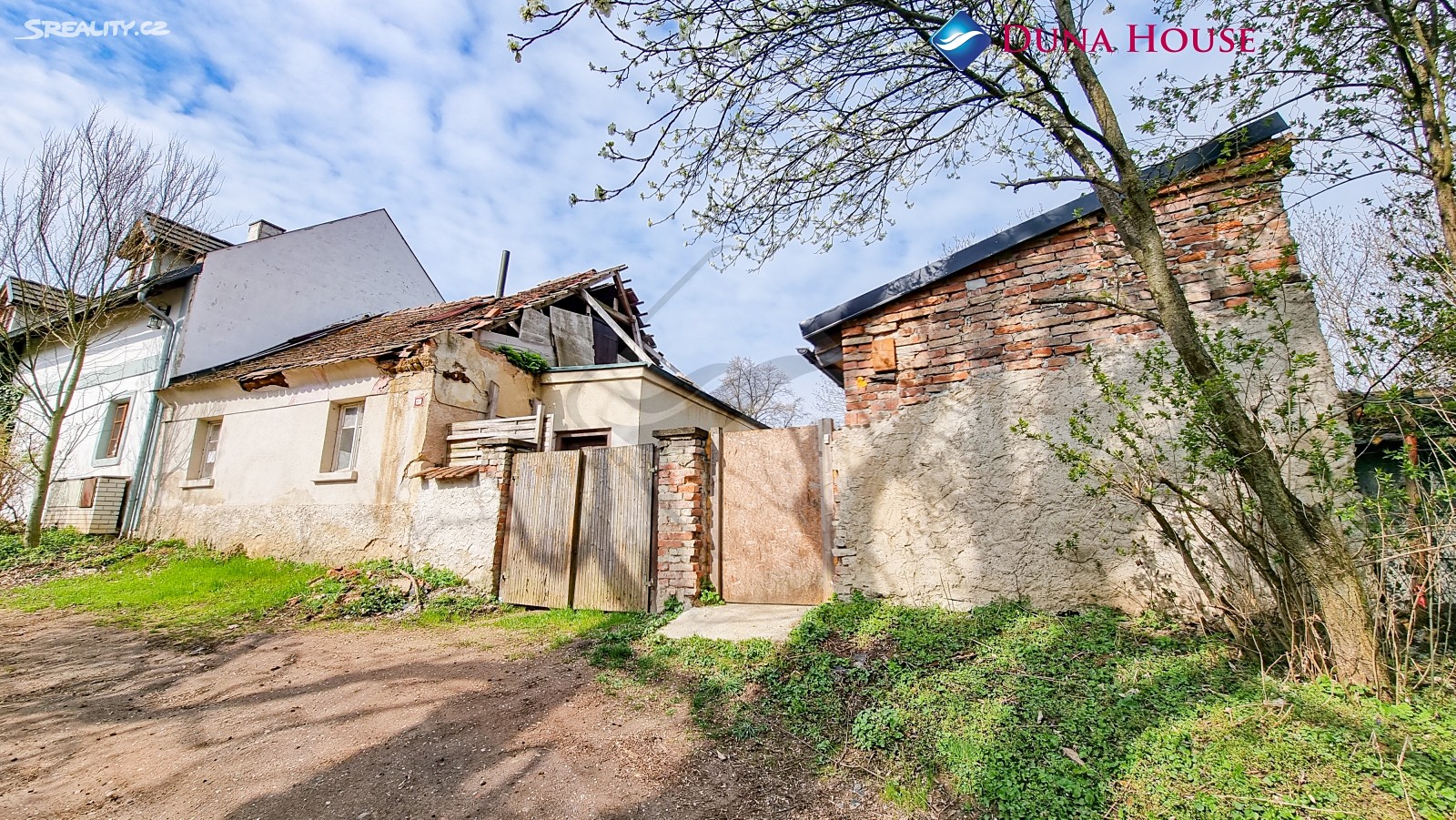 Prodej  stavebního pozemku 557 m², Škvorec, okres Praha-východ