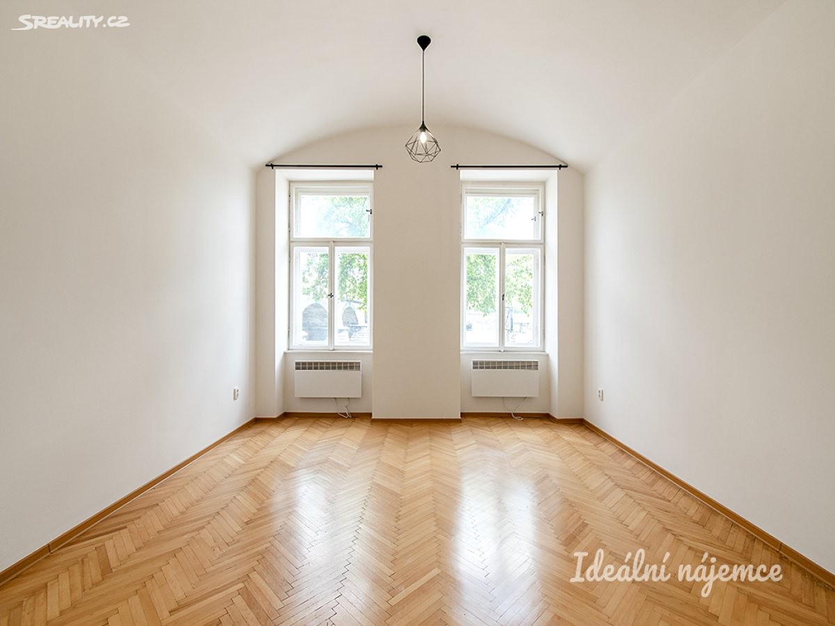 Pronájem bytu 2+1 37 m², Hořejší nábřeží, Praha 5 - Smíchov