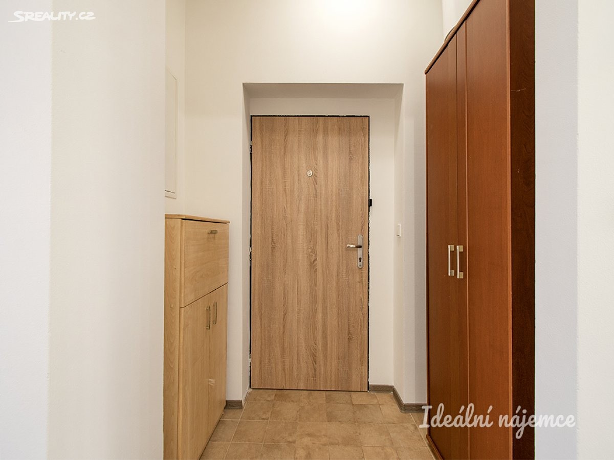 Pronájem bytu 2+1 37 m², Hořejší nábřeží, Praha 5 - Smíchov