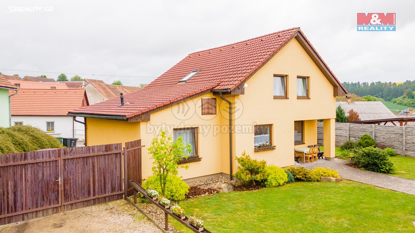 Prodej  rodinného domu 200 m², pozemek 905 m², Staré Hobzí, okres Jindřichův Hradec