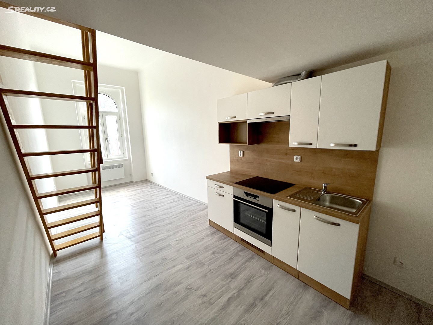 Pronájem bytu 1+kk 24 m², Pražská, Liberec - Liberec II-Nové Město