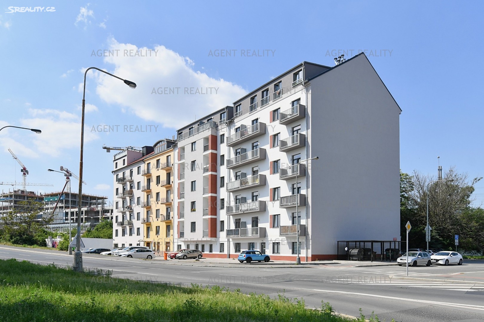 Pronájem bytu 1+kk 41 m², V závětří, Praha 7 - Holešovice