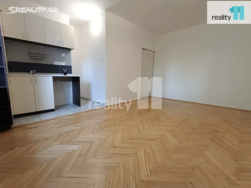 Pronájem bytu 1+kk 22 m², Brigádníků, Praha 10 - Strašnice