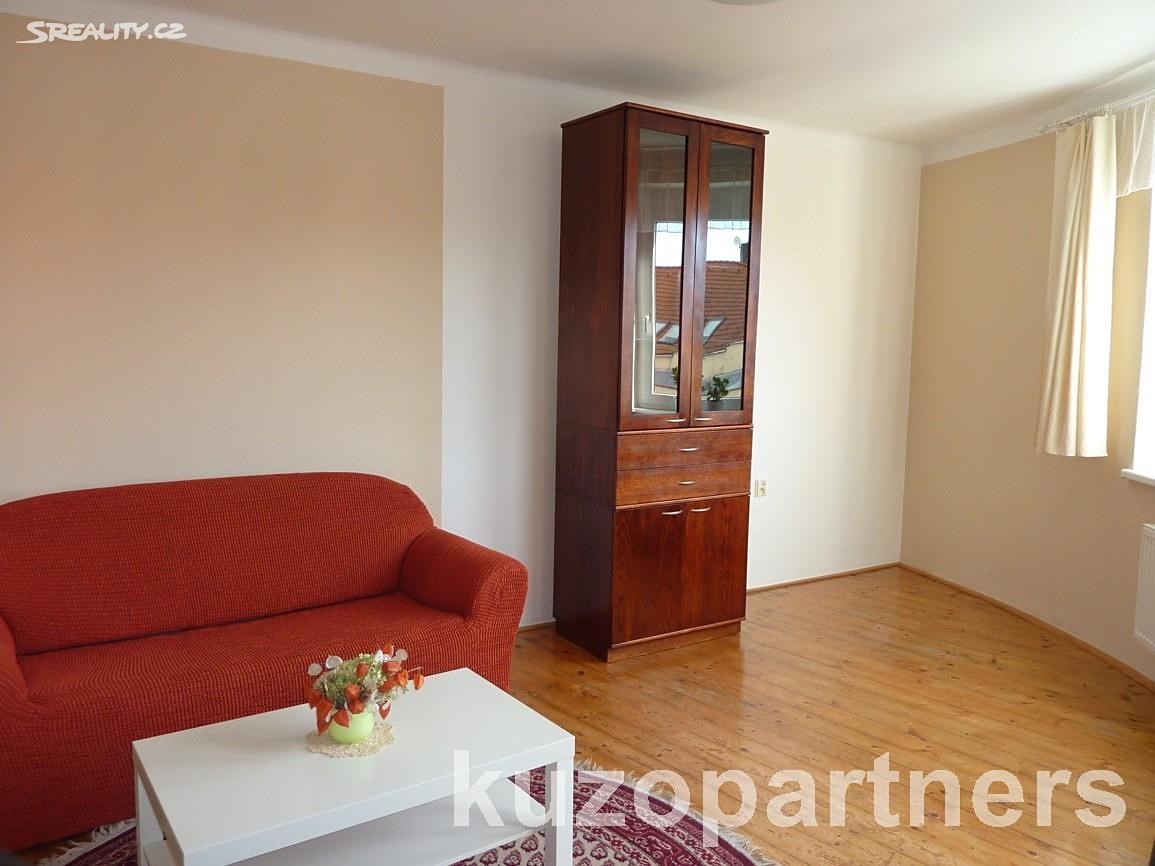Pronájem bytu 2+1 75 m² (Mezonet), Mánesova, Hradec Králové