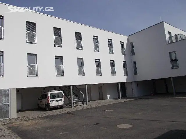 Pronájem bytu 2+kk 44 m², Bylinková, Brno - Líšeň