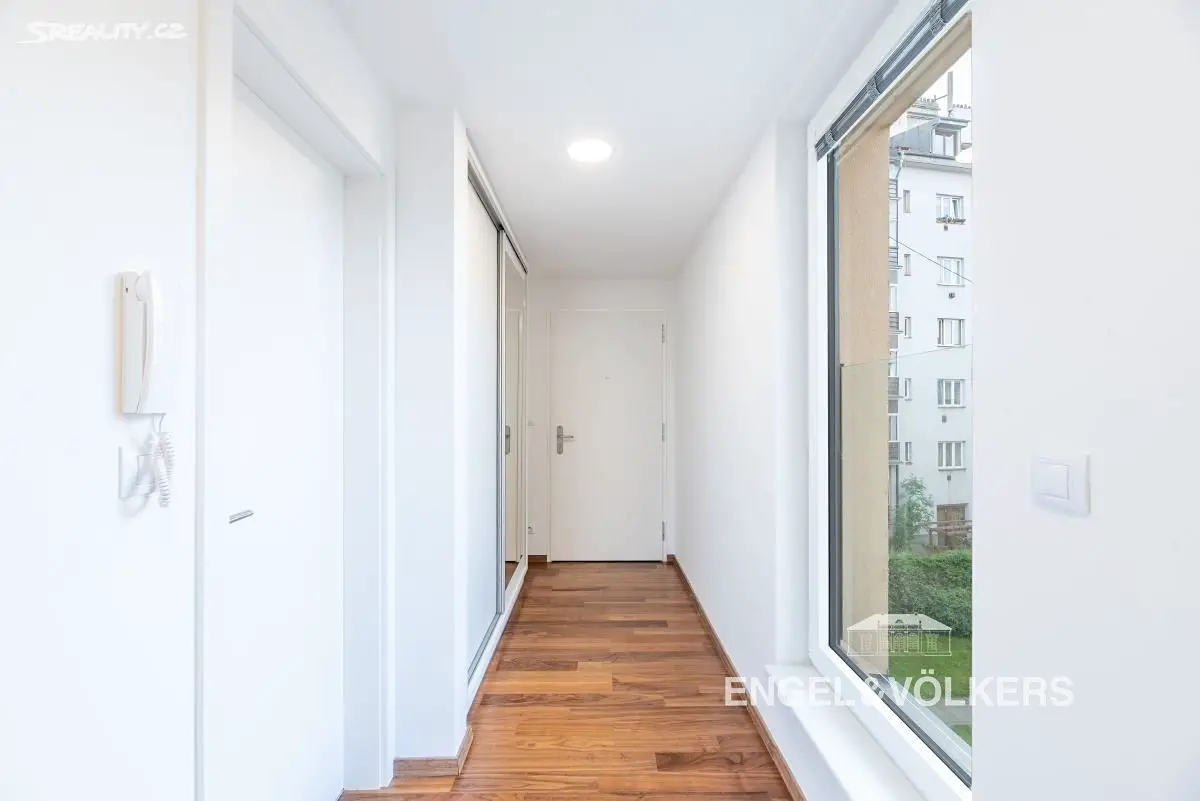 Pronájem bytu 2+kk 61 m², U Plynárny, Praha 10 - Michle