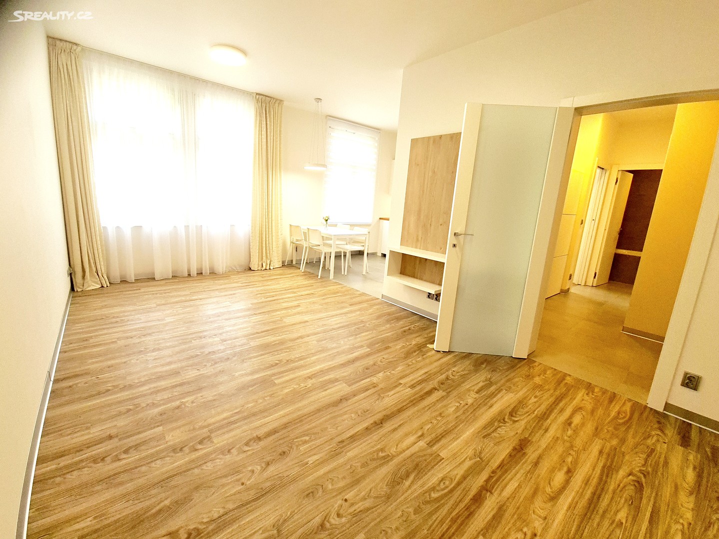 Pronájem bytu 2+kk 58 m², Na hrádku, Praha 2 - Nové Město