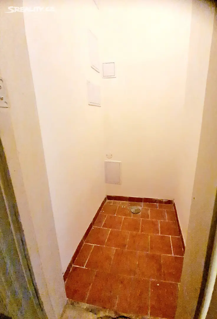 Pronájem bytu 2+kk 58 m², Na hrádku, Praha 2 - Nové Město