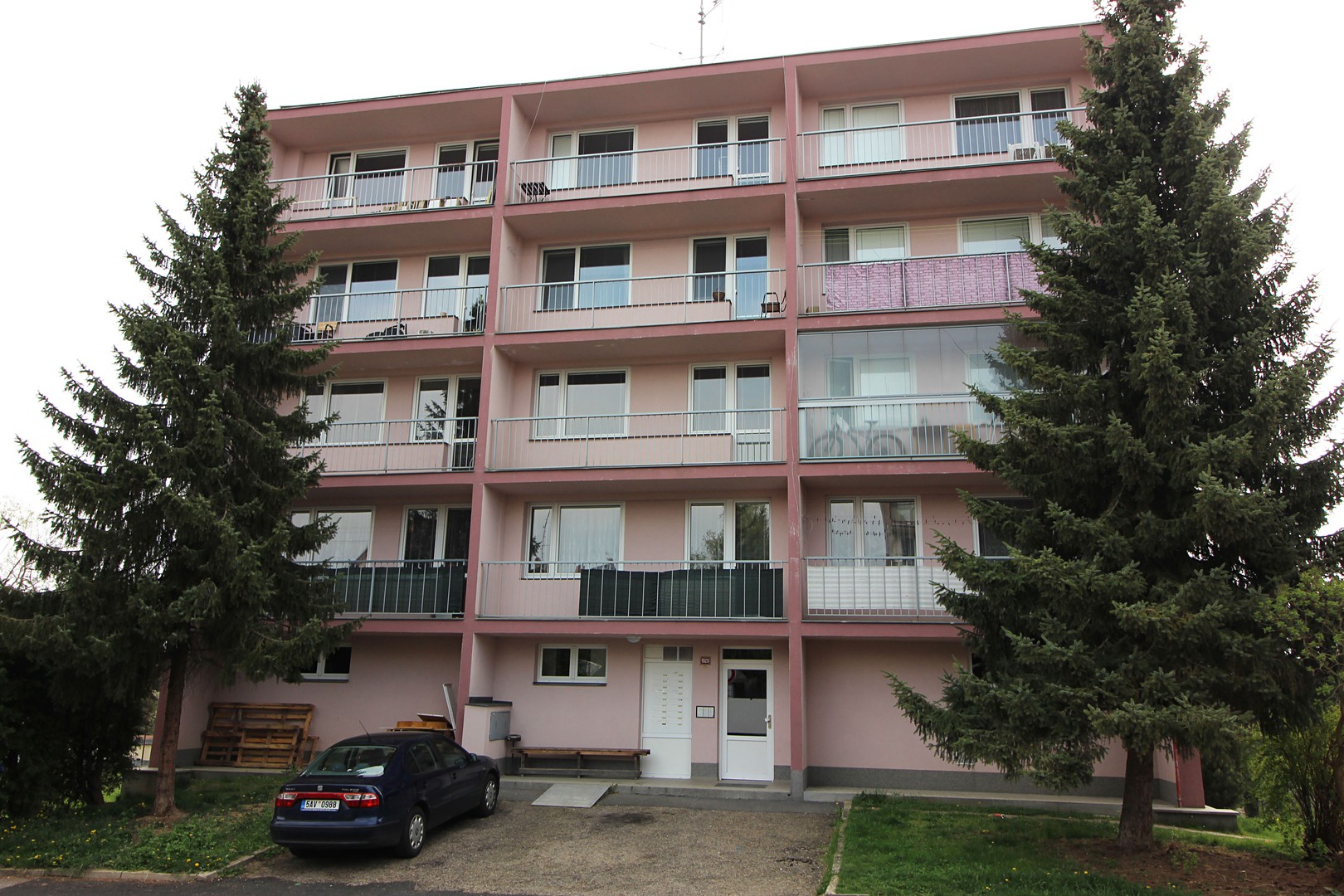 Pronájem bytu 3+kk 67 m², Nezvalova, Benešov