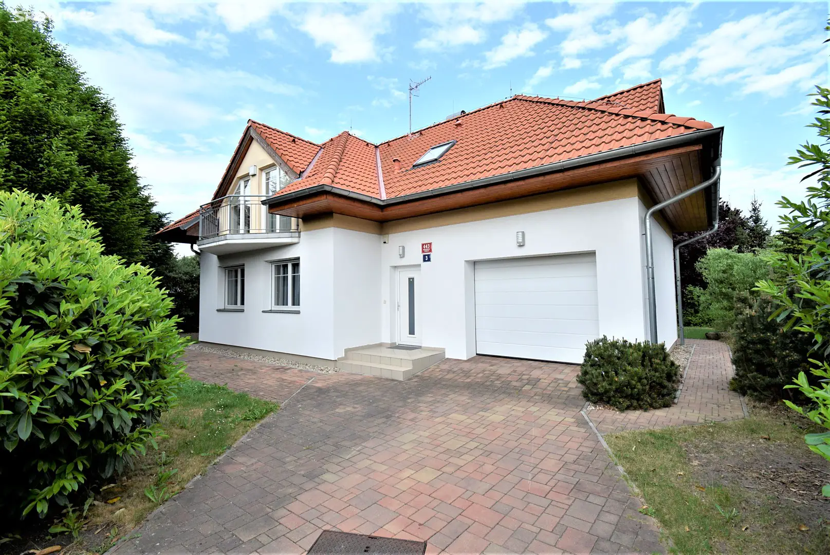 Pronájem  rodinného domu 195 m², pozemek 724 m², V pěšinkách, Praha 8 - Březiněves