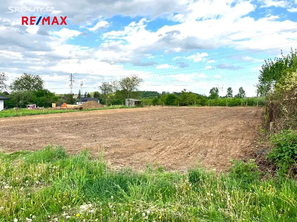 Prodej  stavebního pozemku 2 208 m², Choltice, okres Pardubice