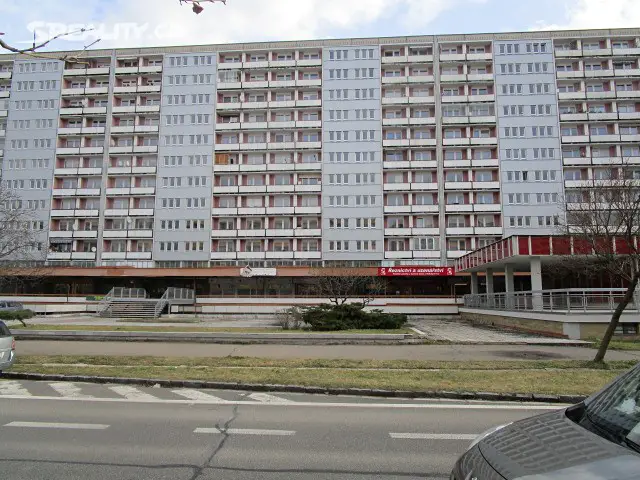 Pronájem bytu 1+1 41 m², třída Edvarda Beneše, Hradec Králové