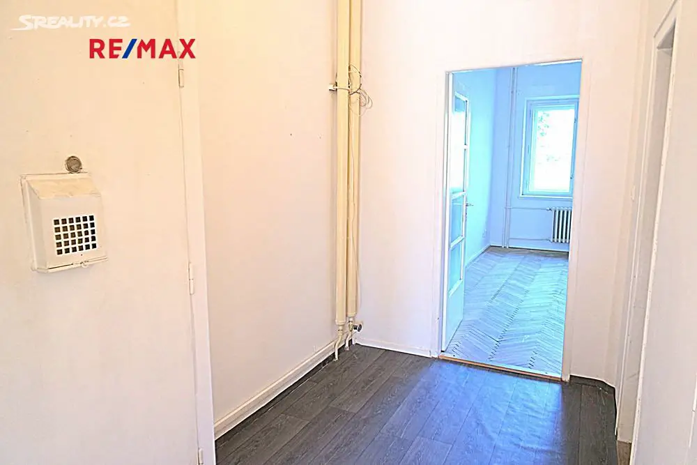Pronájem bytu 1+1 43 m², Smetanovo nábřeží, Hradec Králové