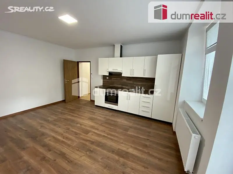 Pronájem bytu 1+kk 30 m², Nádražní řádek, Hodonín