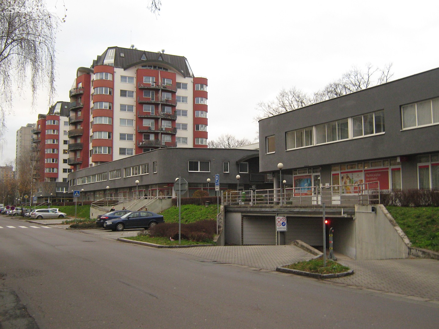 Pronájem bytu 1+kk 32 m², nábřeží Závodu míru, Pardubice - Zelené Předměstí