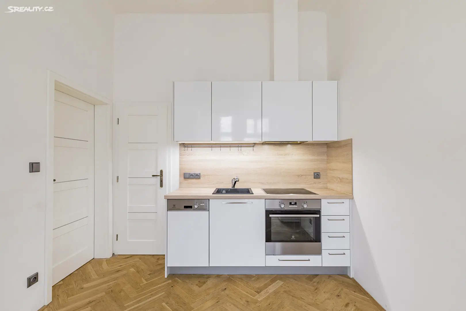 Pronájem bytu 1+kk 36 m², Na Poříčí, Praha 1 - Nové Město