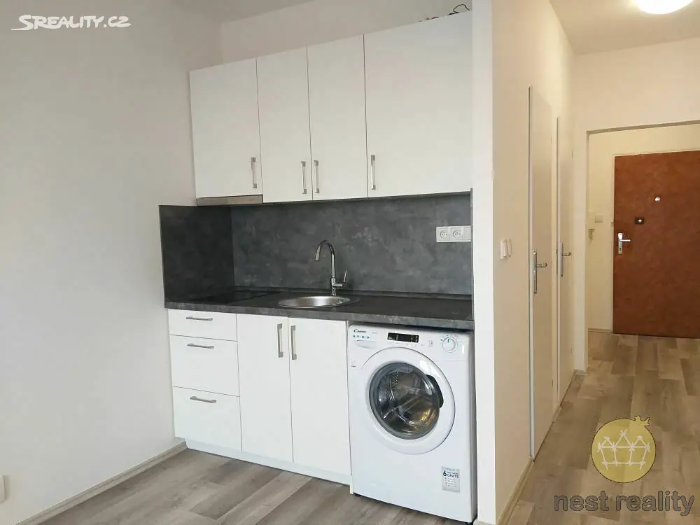 Pronájem bytu 1+kk 28 m², Hvozdíková, Praha 10 - Záběhlice