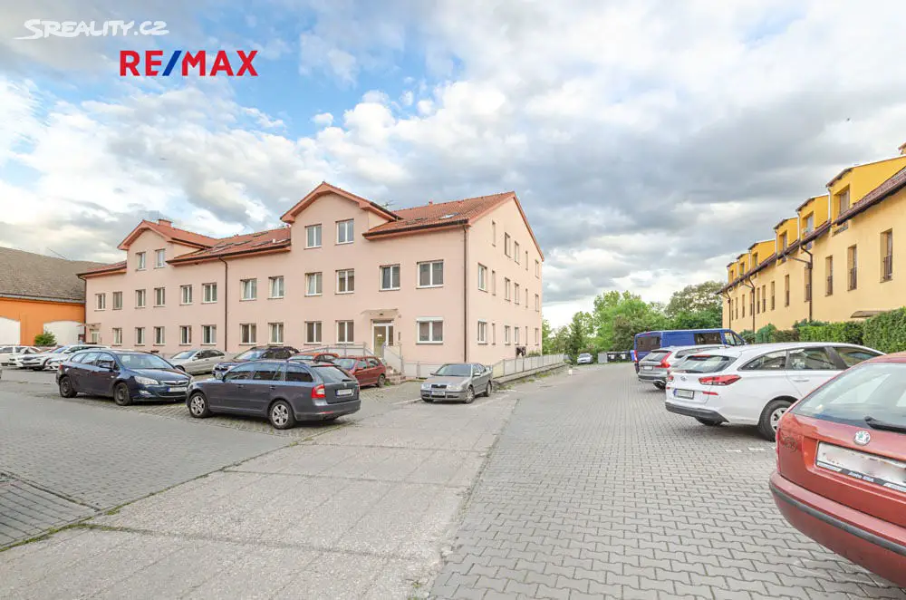 Prodej bytu 1+kk 28 m², Komenského, Šestajovice