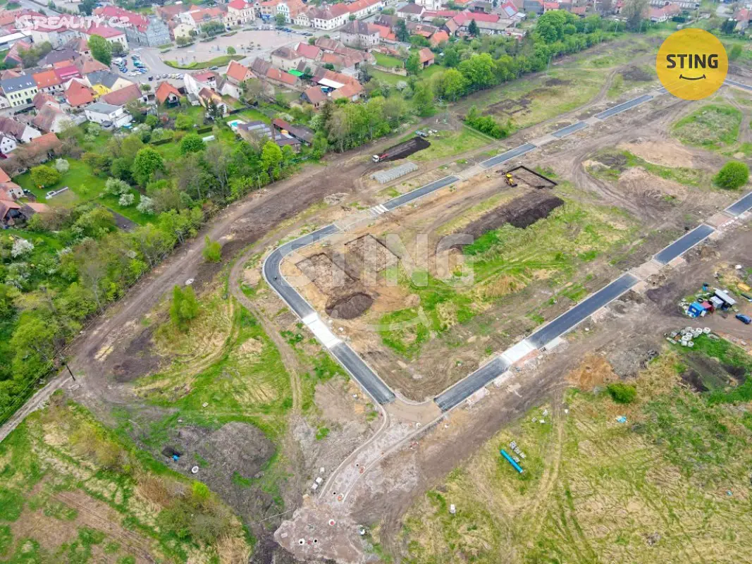 Prodej  stavebního pozemku 700 m², Pod Lipami, Dašice