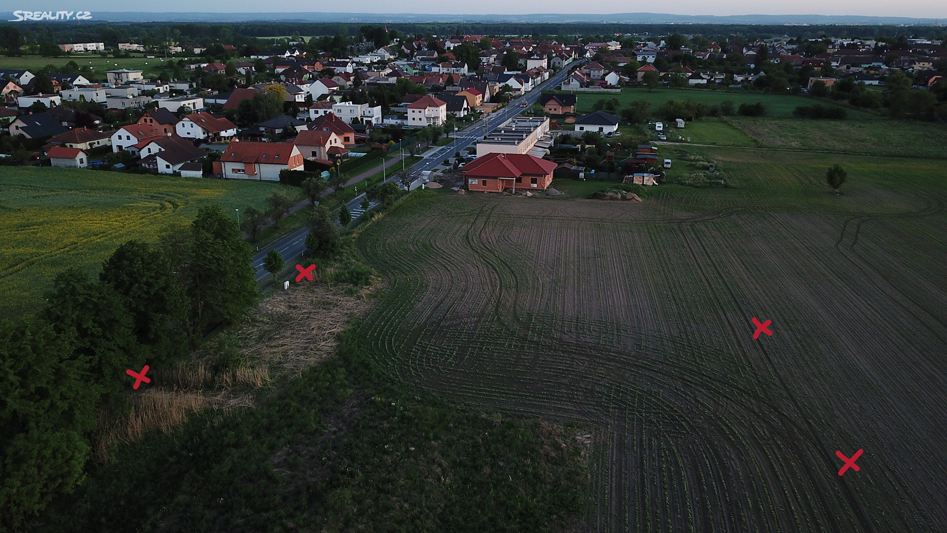 Prodej  stavebního pozemku 1 679 m², Sezemice, okres Pardubice