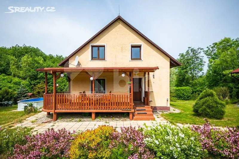 Prodej  chaty 170 m², pozemek 1 845 m², Roštín, okres Kroměříž