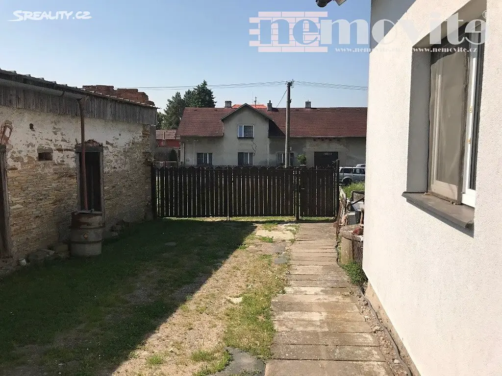 Prodej  rodinného domu 200 m², pozemek 4 236 m², Černilov, okres Hradec Králové