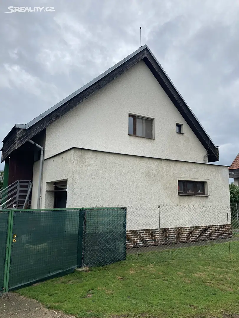 Prodej  rodinného domu 136 m², pozemek 1 m², Dolní Roveň - Horní Roveň, okres Pardubice
