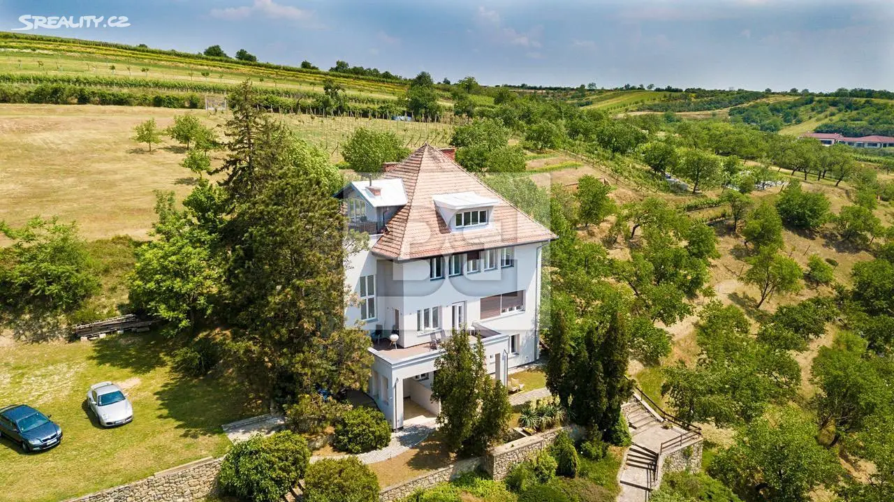 Prodej  rodinného domu 557 m², pozemek 8 846 m², Masarykova, Nosislav