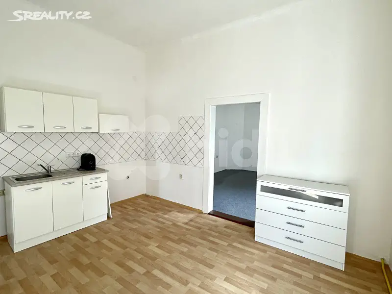 Pronájem bytu 1+1 36 m², Lázně Bohdaneč, okres Pardubice